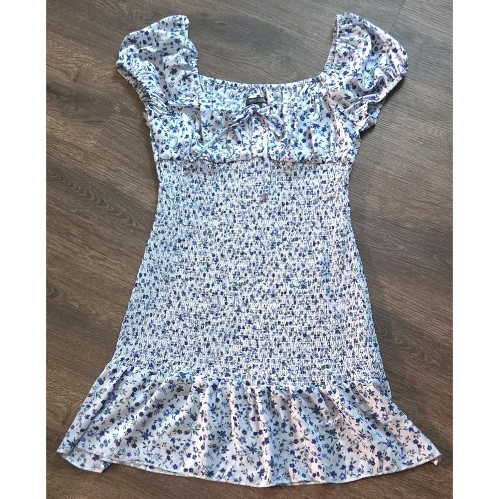 Wild Fable Smocked Mini Dress Womens Medium Blue White Floral Puff Sleeve Ruffle